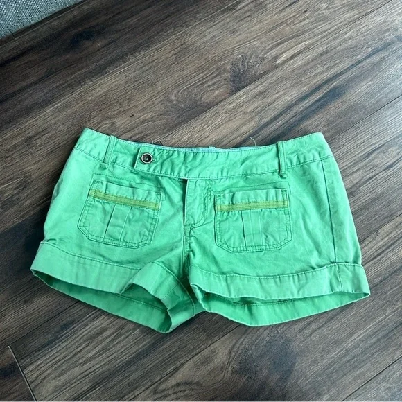 Roxy | 9 | Shorts - Picture 2 of 8